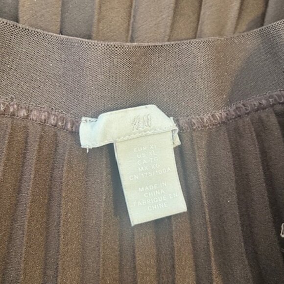 H&M pleated Skirt XL - Picture 5 of 6